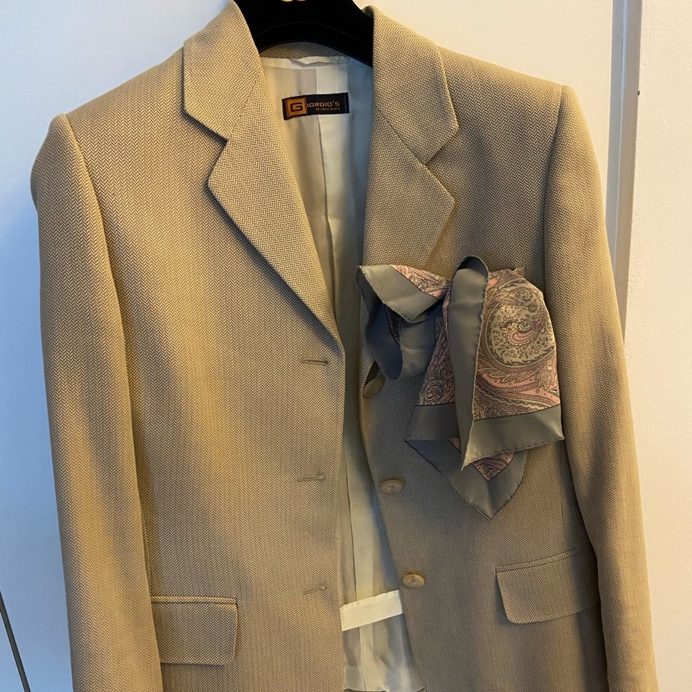 Giorgio's of Palm Beach, beautiful herringbone , extremely soft cashmere blend